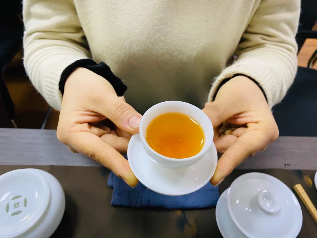 女神節(jié)快樂(lè)！三月花盛，品茗人生。