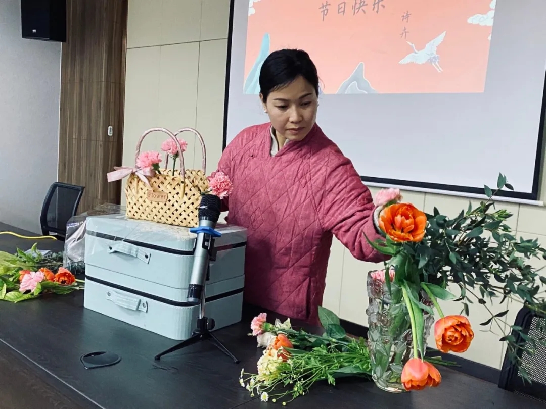 女神節(jié)快樂(lè)！三月花盛，品茗人生。